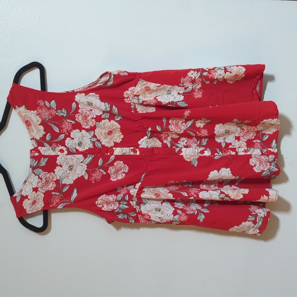 Torrid Red Cream Floral Round Neck Button Up Back Sleeveless Top Size 1‎ - Picture 2 of 8